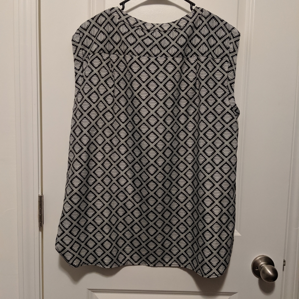 blouse - Picture 3 of 3